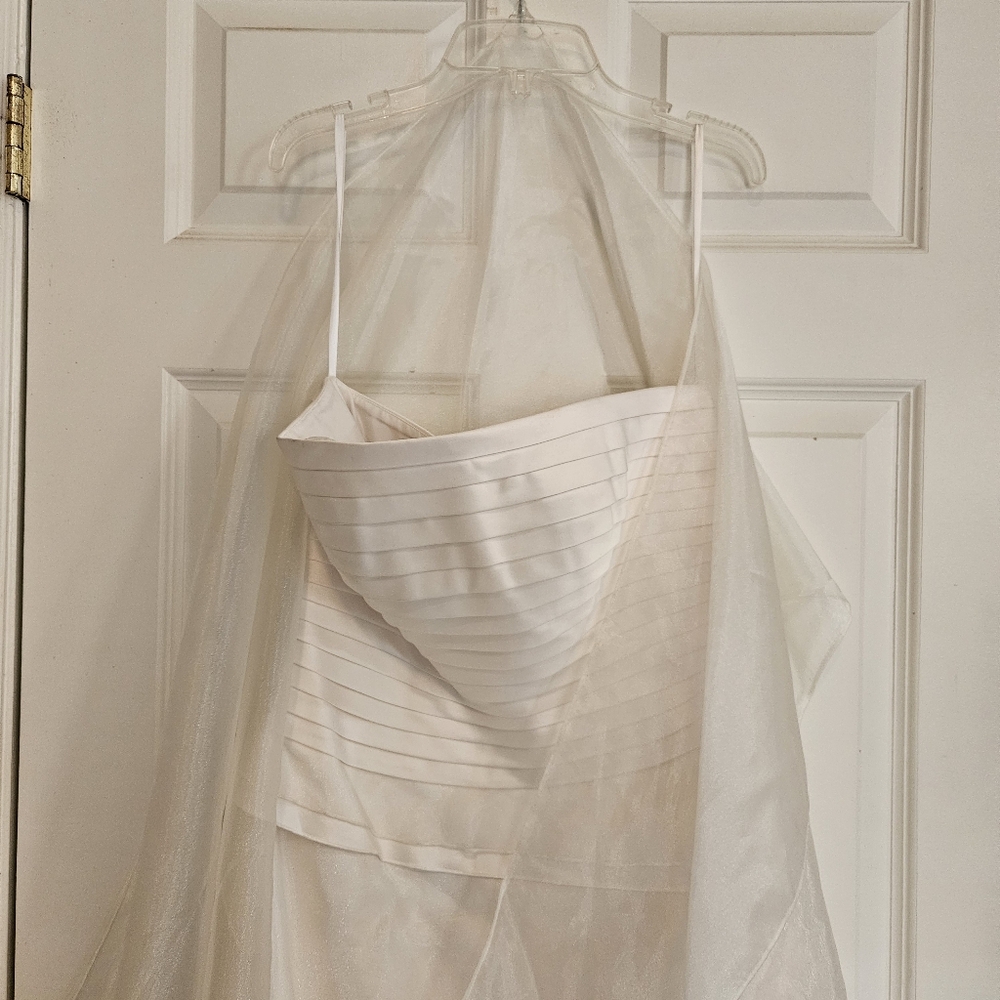 White strapless Dress - Picture 3 of 13
